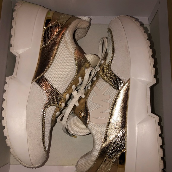 I am selling  Ballard trainer Michael Kors shoes. - Picture 4 of 5